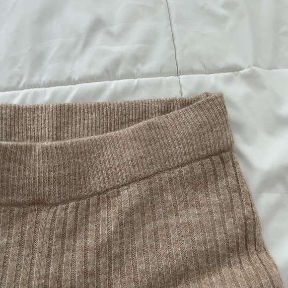 H&M Beige Wide Leg Lounge Pant - Picture 3 of 3